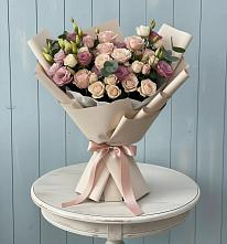 Букет цветов из:  Розы и Лизиантусы в Талах