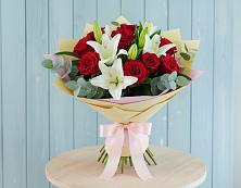 Букет цветов из:  Лилии и Розы в Талах