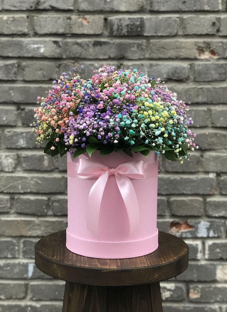 Цветочная композиция из Гипсофила и Розы в шляпной коробке в Талах