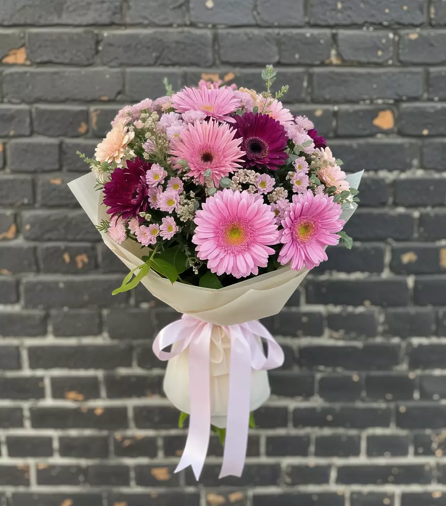 Букет цветов из: Герберы и Хризантемы в Талах