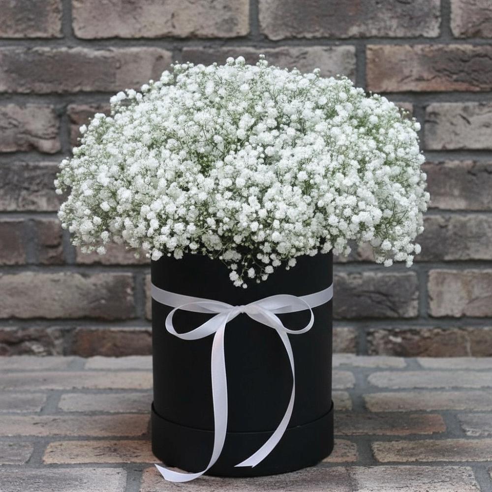 Цветочная композиция из Гипсофила в шляпной коробке в Талах