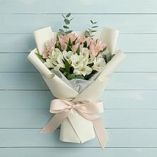 Букет цветов из:  Альстромерии в Талах