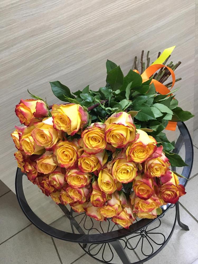 Букет Желтые розы в Талах