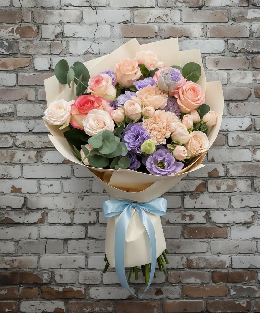 Букет цветов из: Розы, Лизиантусы и Гвоздики в Талах