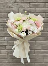 Букет цветов из:  Гвоздики, Розы, Лизиантусы и Хризантемы в Талах