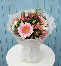 Букет цветов из:  Герберы, Альстромерии и Лизиантусы в Талах