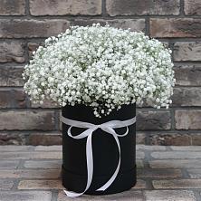 Цветочная композиция из Гипсофила в шляпной коробке в Талах