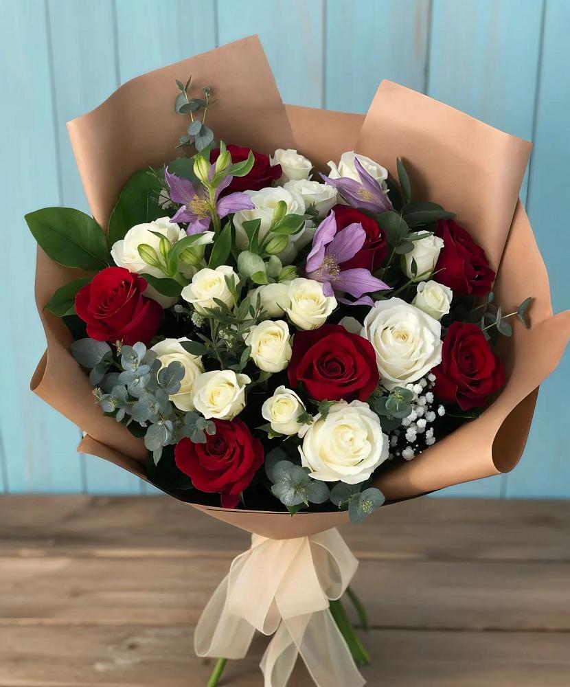 Букет цветов из: Розы и Альстромерии в Талах