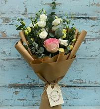 Букет цветов из:  Розы и Лизиантусы в Талах