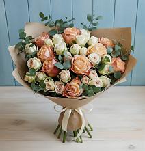 Букет цветов из:  Альстромерии и Розы в Талах