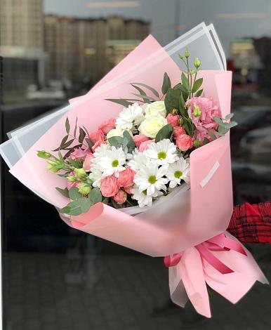 Букет цветов из: Розы, Лизиантусы и Хризантемы в Талах