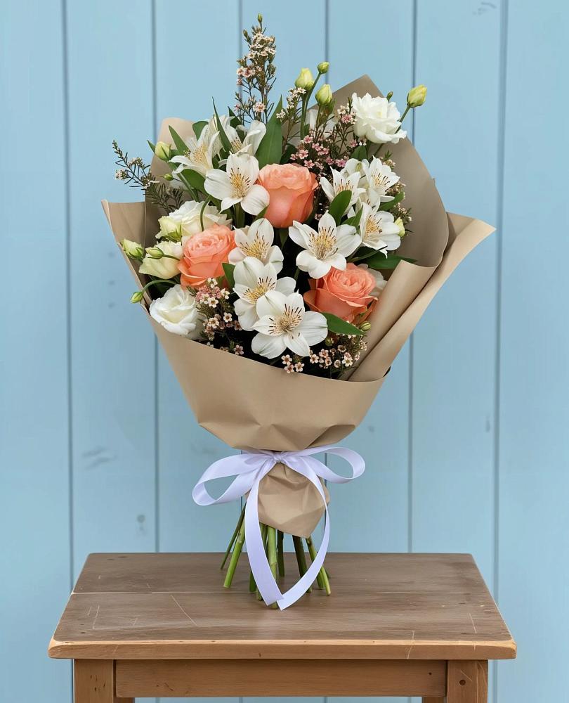 Букет цветов из: Альстромерии, Лизиантусы, Розы и Хризантемы в Талах