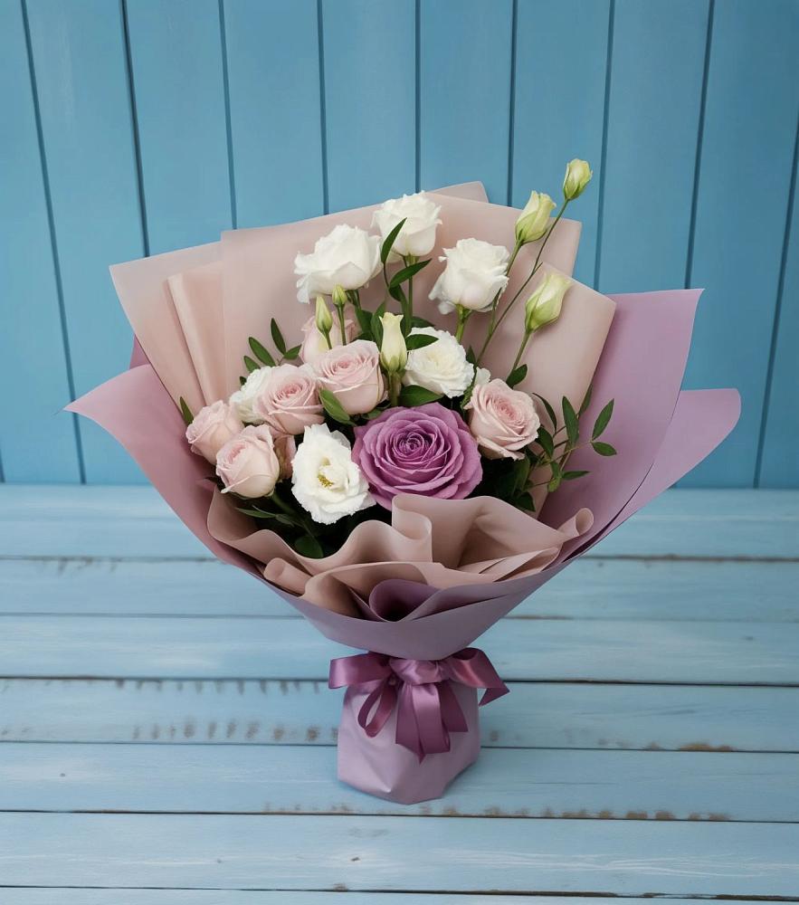 Букет цветов из: Розы и Лизиантусы в Талах